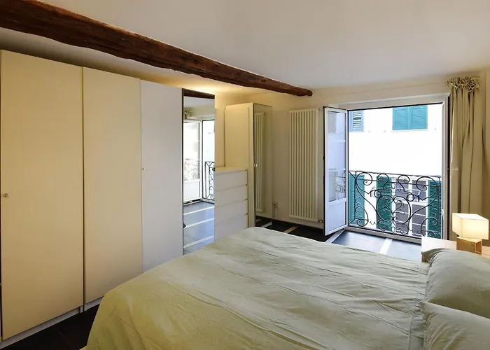 Beautiful Apartment In Genova With Kitchenette