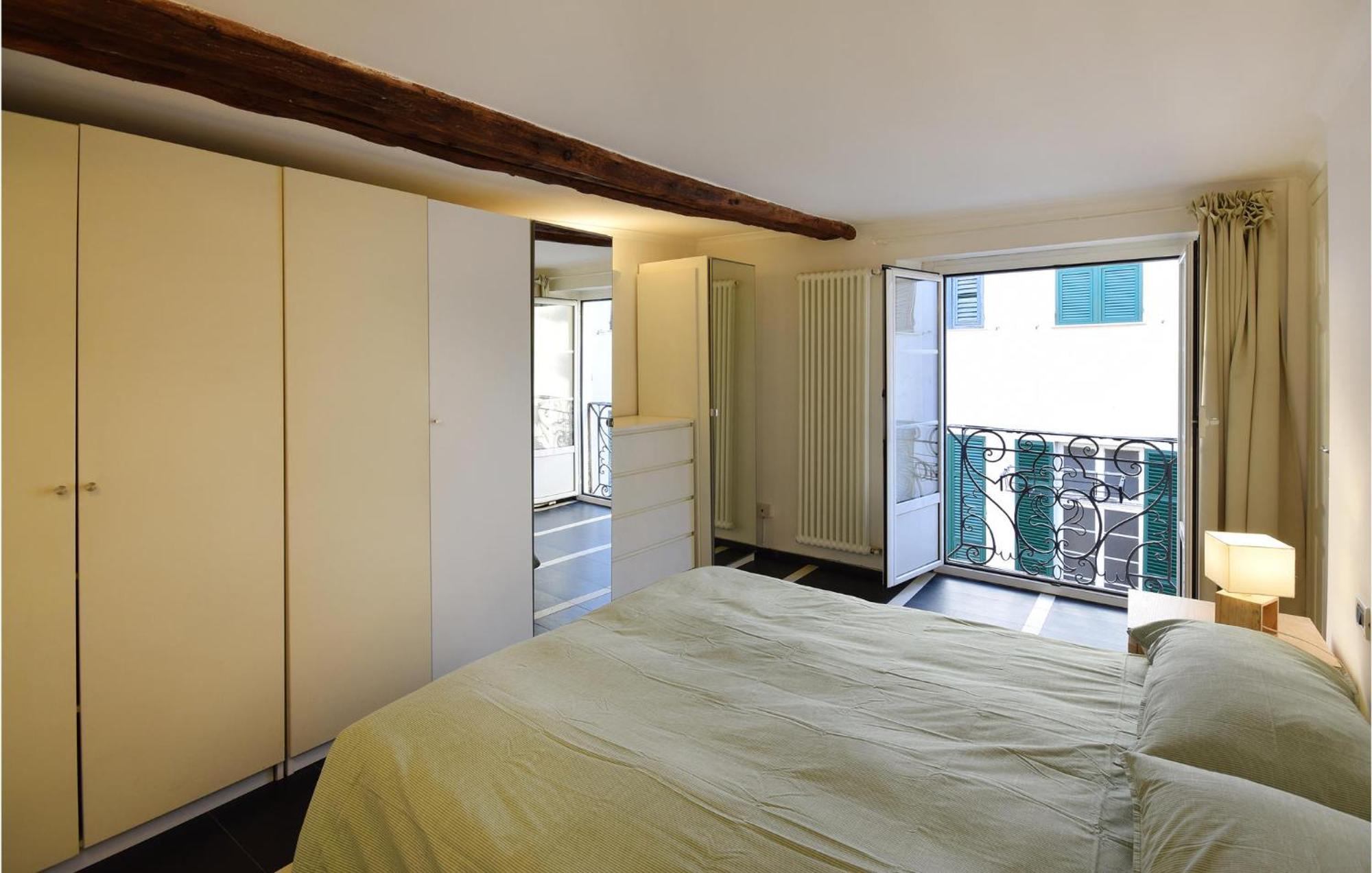 Beautiful In With Kitchenette Appartement