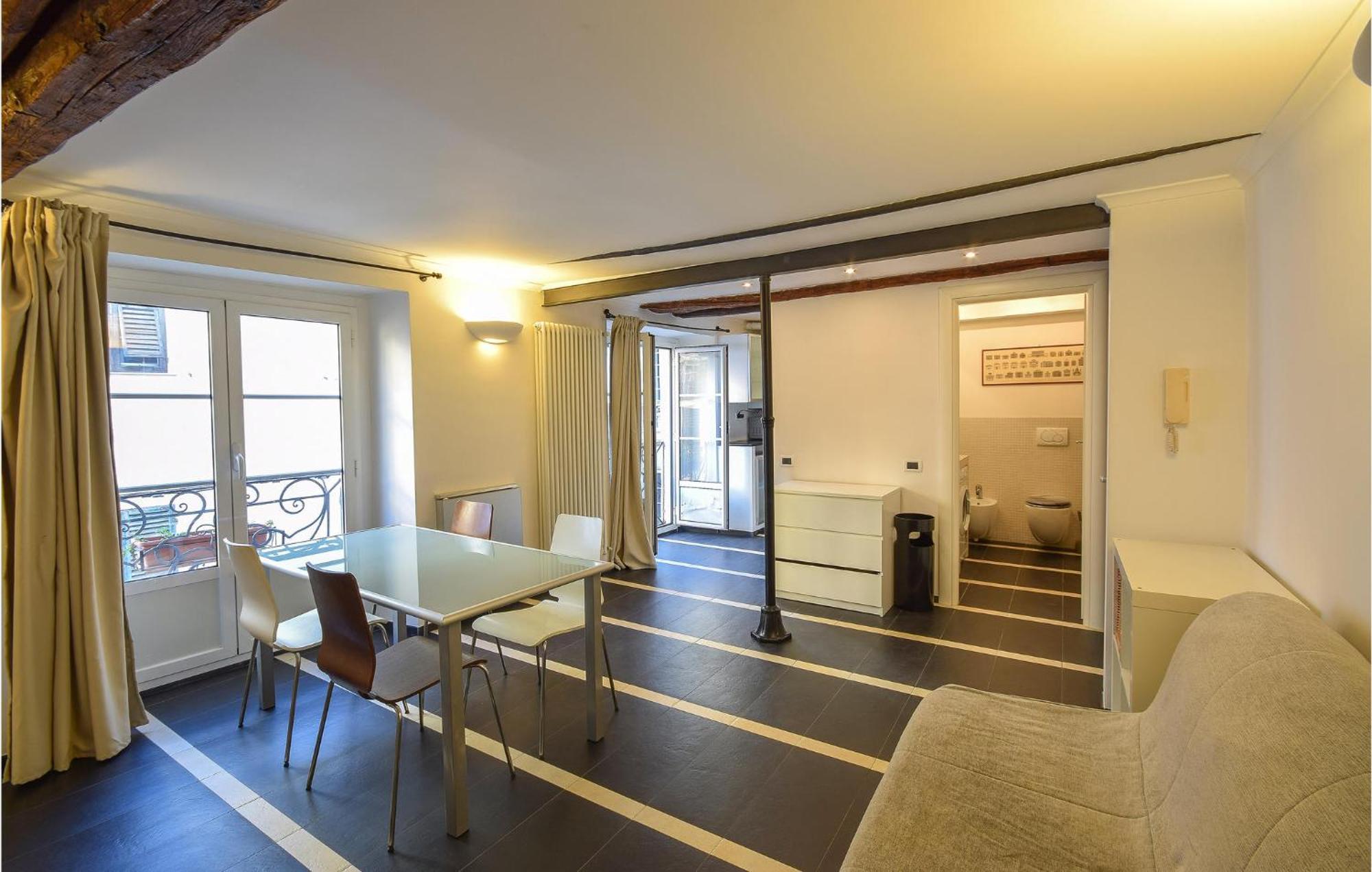 Beautiful In With Kitchenette Gênes